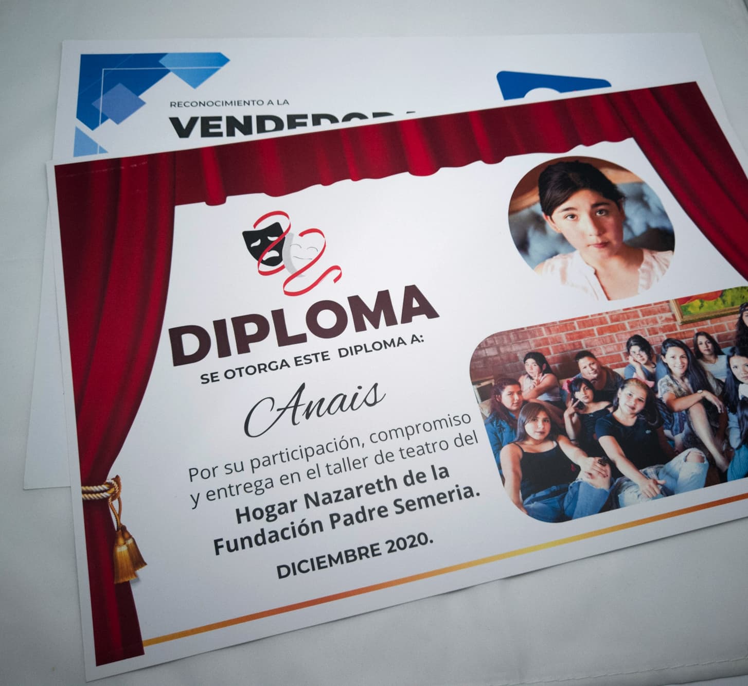 Diplomas impresos para cursos, reconocimientos y eventos